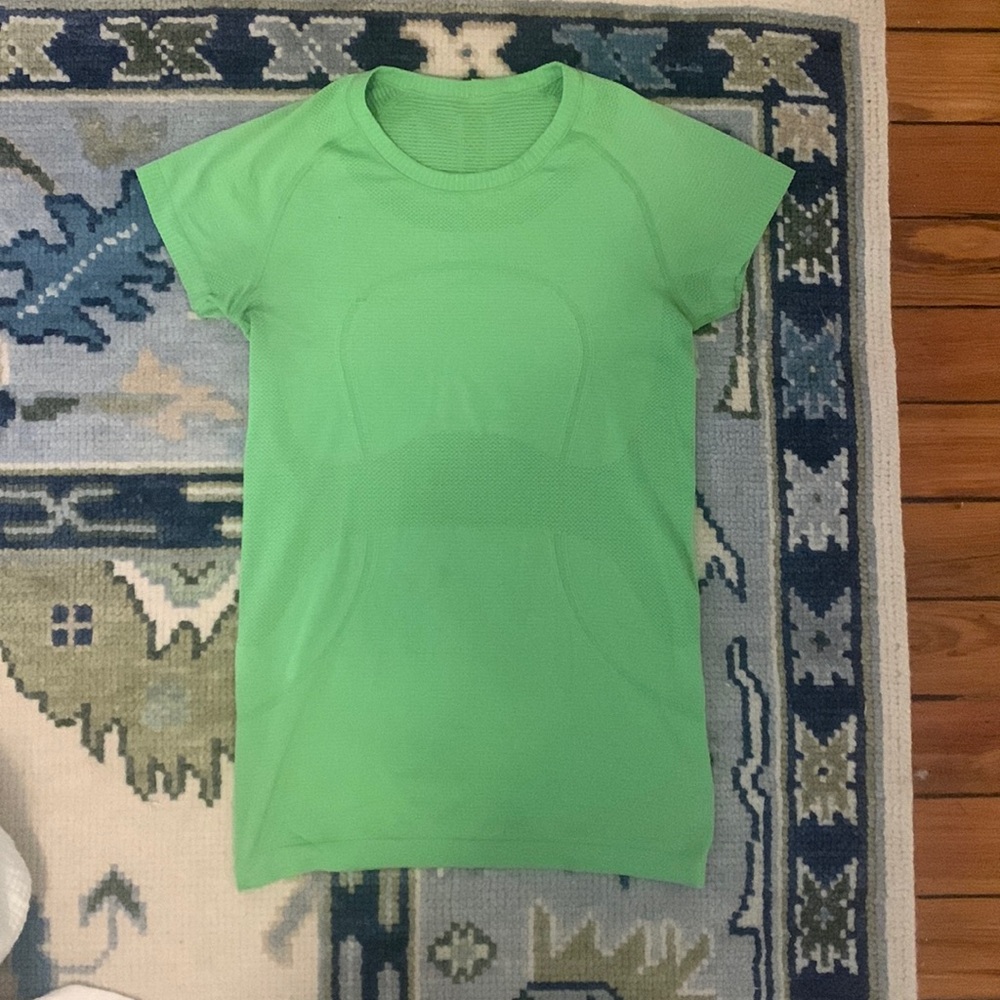Lululemon swiftly tech top